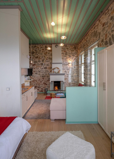 Bedroom 4, KIRIAKI GUESTHOUSE & SUITES, Central Greece