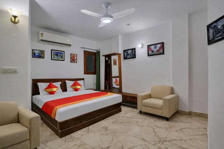 Room 5, Mauryan Elite I Hotel Hauzkhas, Delhi