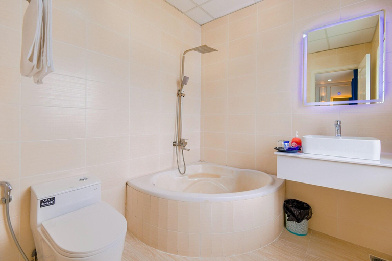 Bathroom 4, Milan 1 Hotel Hcm By Zuzu, Bình Chánh