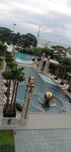 Swimming pool 5, Serene 1-Bedroom Apartment with Private Pool in Muang Pattaya, Pattaya