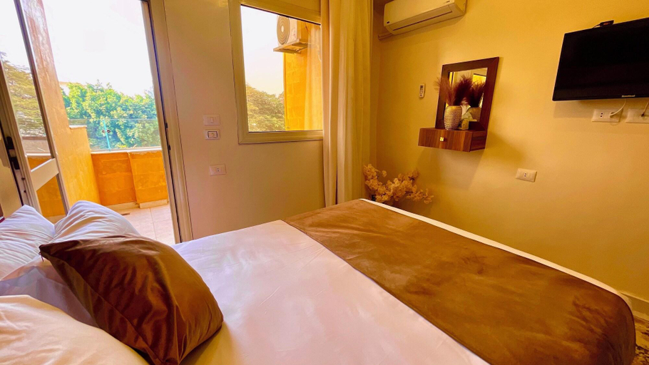 Bedroom 4, Nemes Pyramids View Inn, Unorganized in Al Jizah