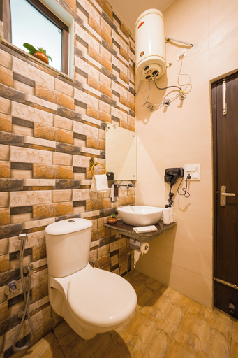 Bathroom 2, Alaya Stays Rahta 3BHK Villa, Dehradun