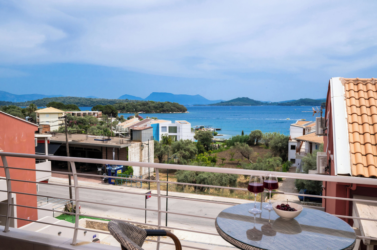 Outdoor dining, Maison D'Azur Lefkas Private Pool, Ionian Islands