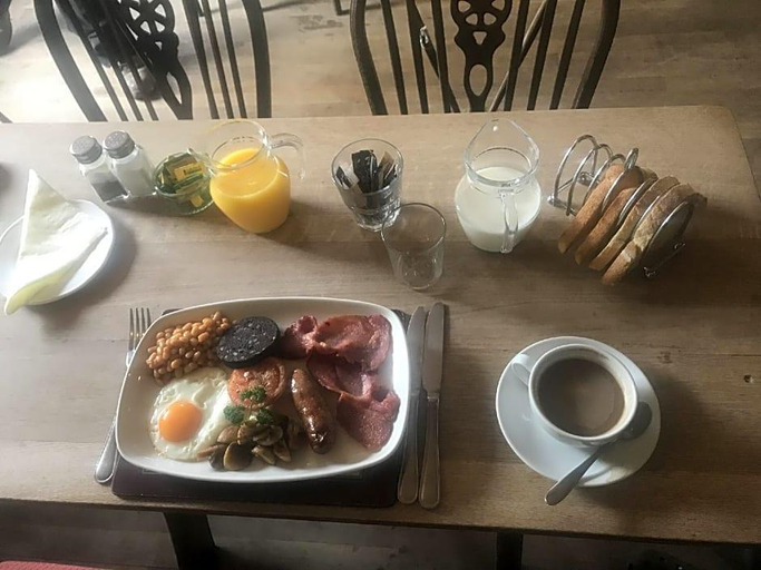 Food & Drinks, The Compasses, Essex