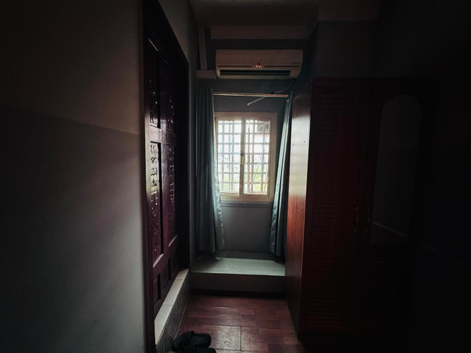 Others 5, Bab Al Bahrain Hotel, Manama