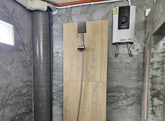 Bathroom 5, Nipatra Homestay, Taling Chan