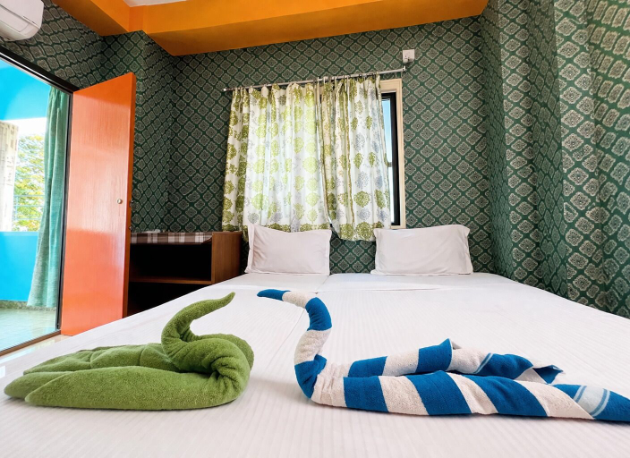 Room 5, Hotel Debopriyaaa Digha, Purba Medinipur