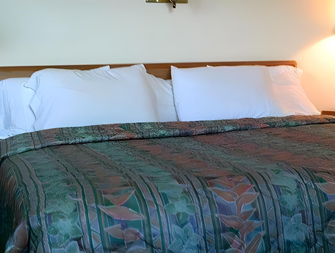 Bedroom 4, America's Value Inn Mexico, Audrain