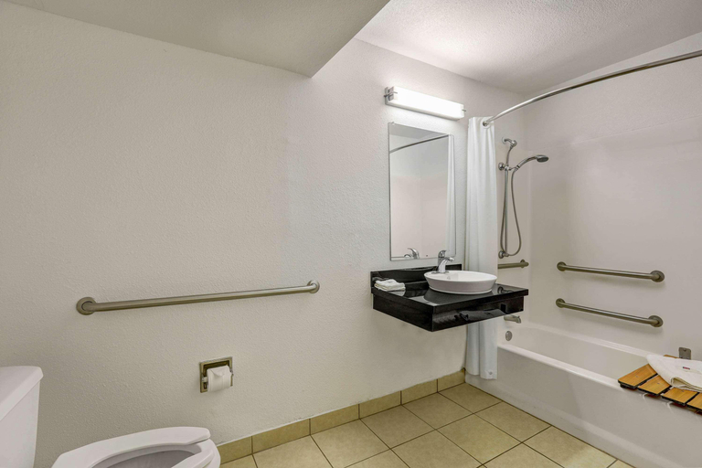 Bathroom 4, Motel 6 King City, CA, Monterey
