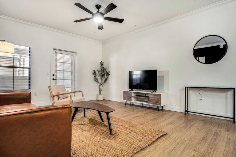 Living area 5, Boulevard Stays - Chandler, Maricopa