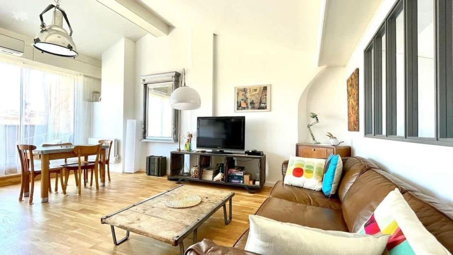 Room 2, Jacobin - Downtown Rooftop Parking and AC, Haute-Garonne