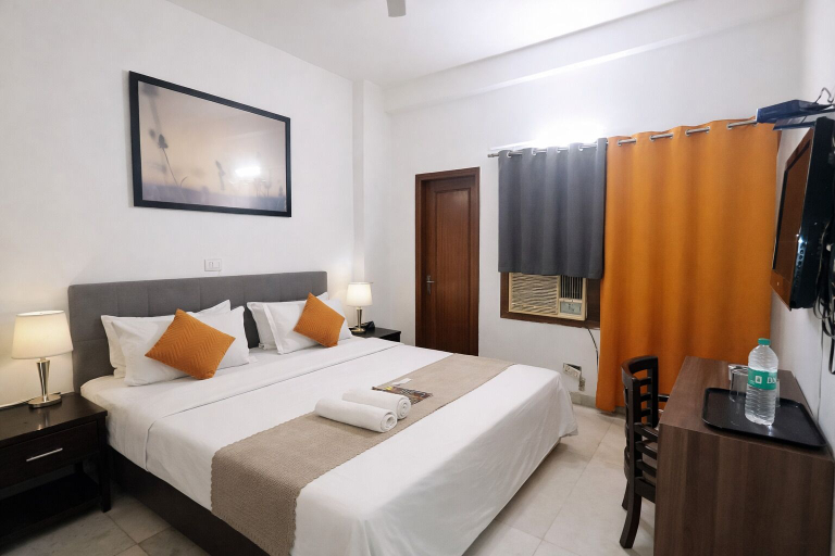 Room 3, Mauryan Express I Hotel Malviya Nagar, Delhi