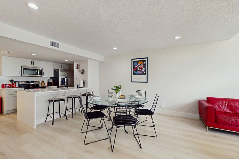Room 3, Beautiful Home Boasting Entertainment for Everyone With Wifi, Osceola