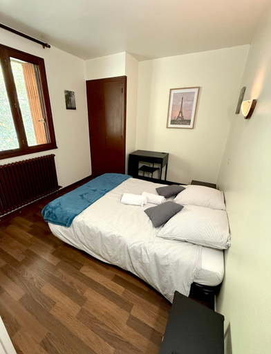 Bedroom 2, Auberge de La Source, Ain