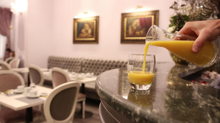 Others 4, Hotel Oasis, Alpes-Maritimes