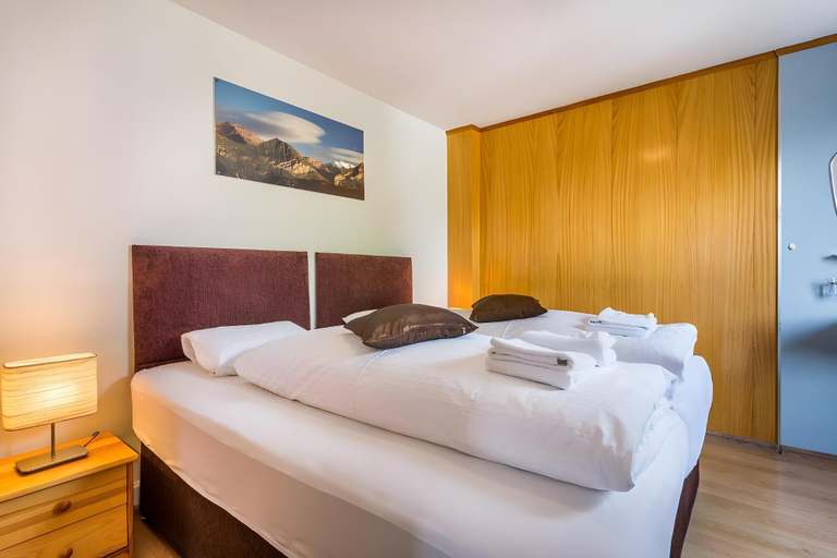 Bedroom 5, Hotel Sterne, Interlaken