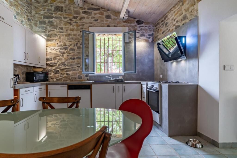 Private kitchen 5, MAZET PIERRE DE VERS, Gard