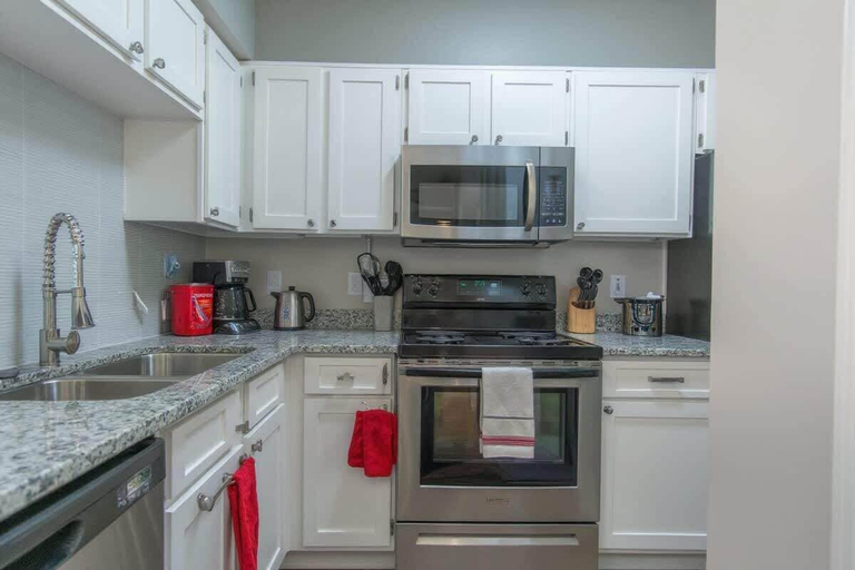Private kitchen 2, Irving Apartments, Irving