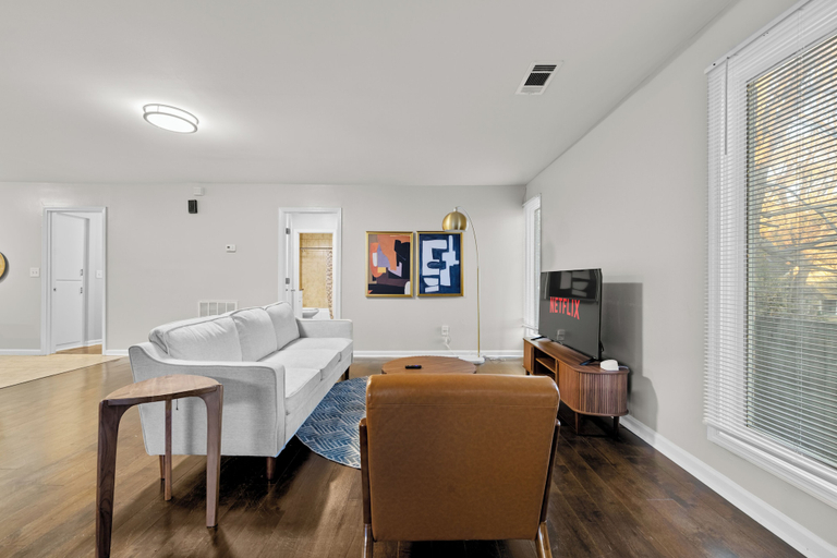 Living area 3, 11th Ave unit A, Muscogee