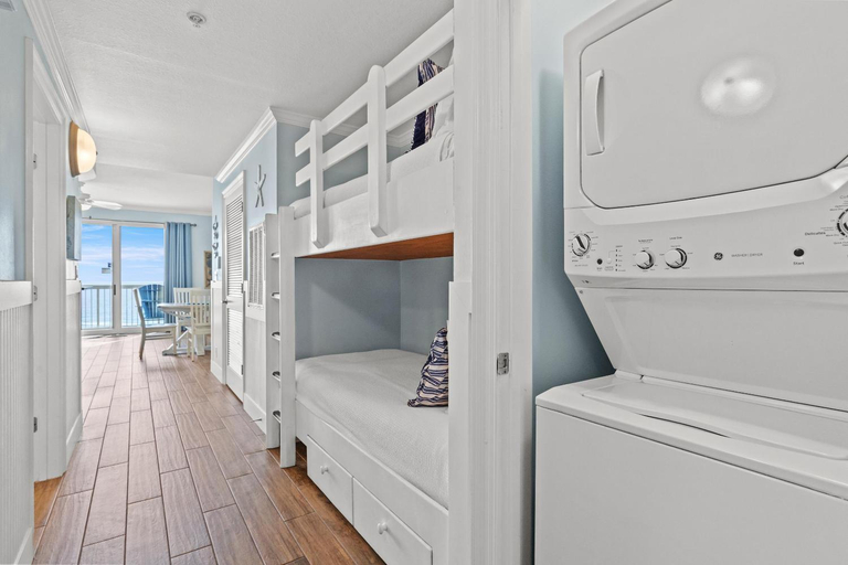 Bedroom, Calypso Beach Resort Towers, Bay