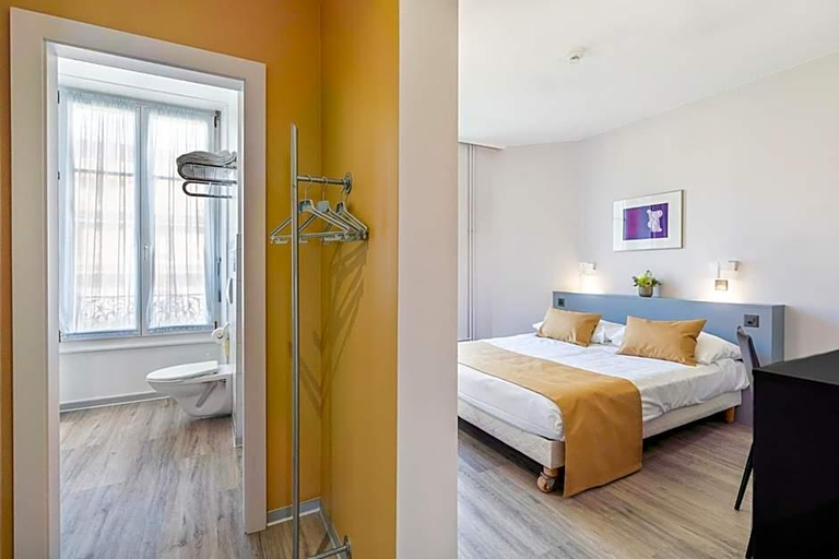 Room 4, Alpes et Lac, Neuchâtel
