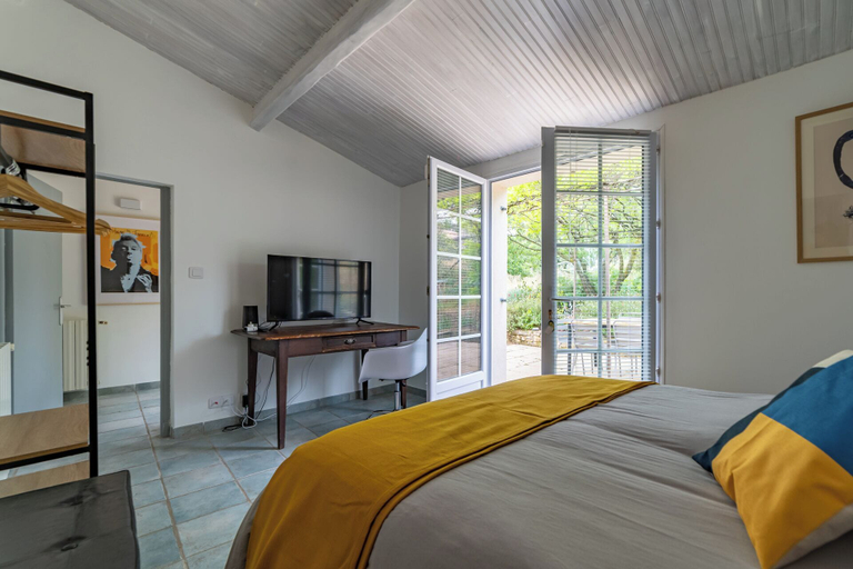 Room 4, MAZET PIERRE DE VERS, Gard