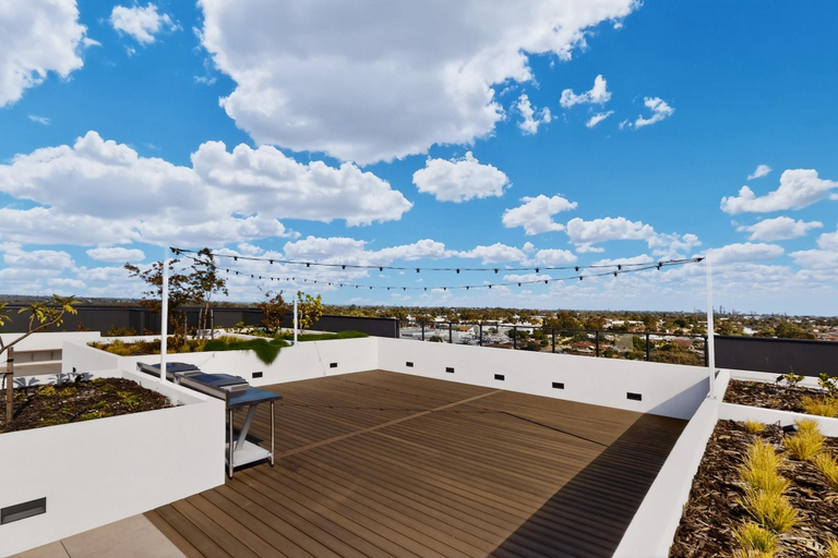 Balcony/terrace 5, Stylish New Apartment with Modern Appliances, Perth