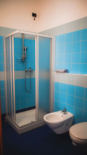 Bathroom 5, Hotel Atlantic, Teramo