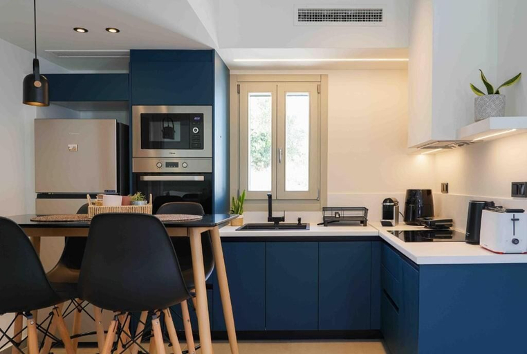 Private kitchen 3, APADEMIA SKYROS, Central Greece