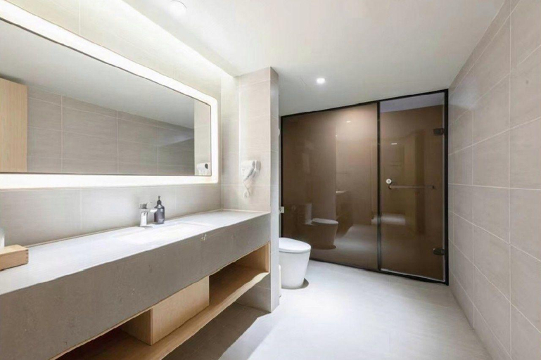 Bathroom 3, Ji Hotel Tianshui Central Plaza, Tianshui