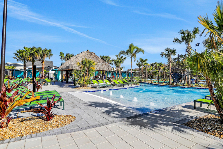Pool 4, Updated Townhome With an Enclosed Pool, Five Bedrooms, W/D - Close to Everything, Osceola