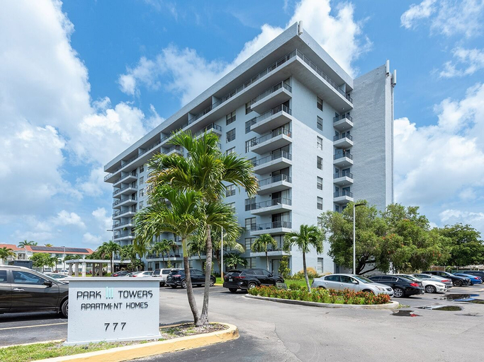 Primary image, Park Towers, Miami-Dade