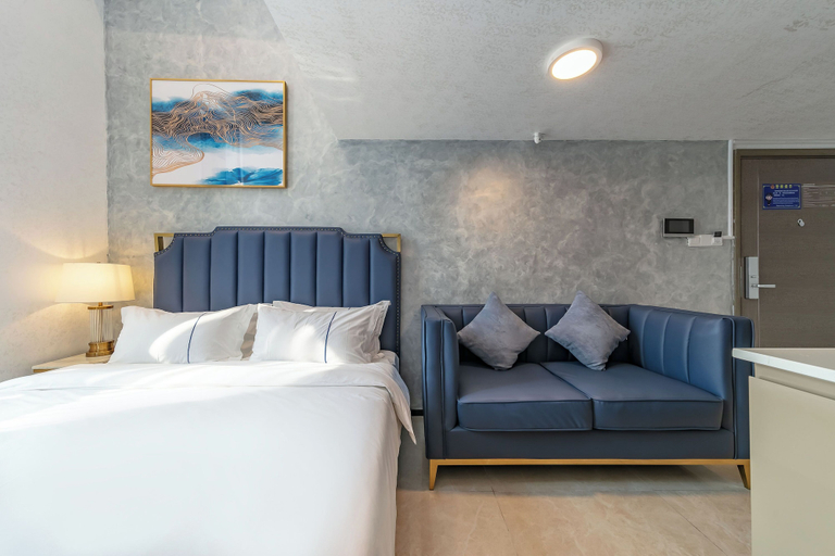 Room 2, Huaqiang North Executive Apartment, Shenzhen