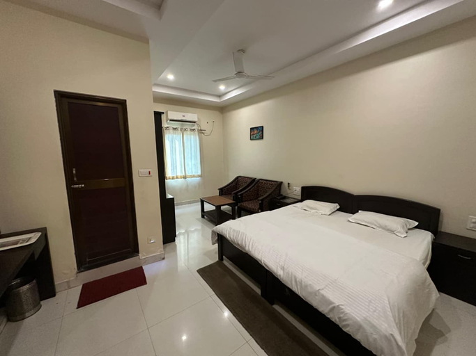 Bedroom 3, Hotel Meghdoot, Sant Ravi Das Nagar