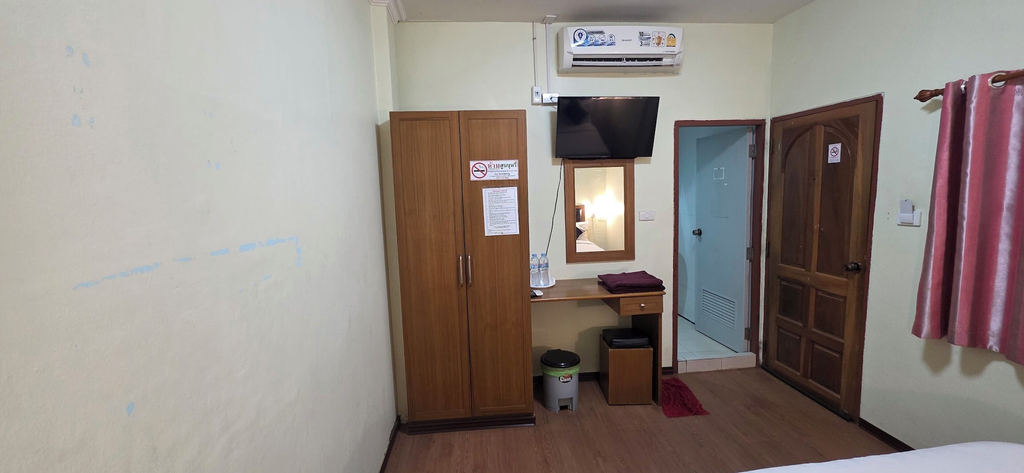 Room 5, Mahi Guest House & Restaurant, Pattaya