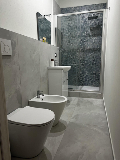 Bathroom 5, Bella Ciao Firenze, Florence