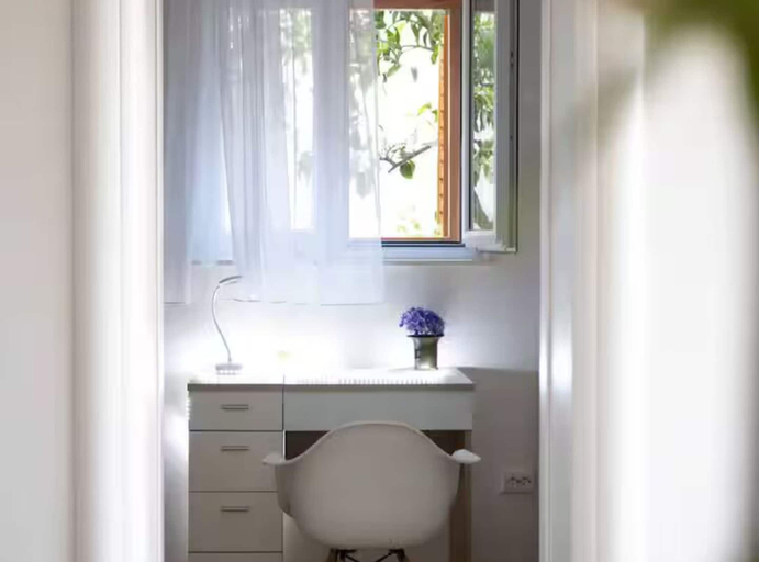 Room 3, Blue Magic Apartment, Seget
