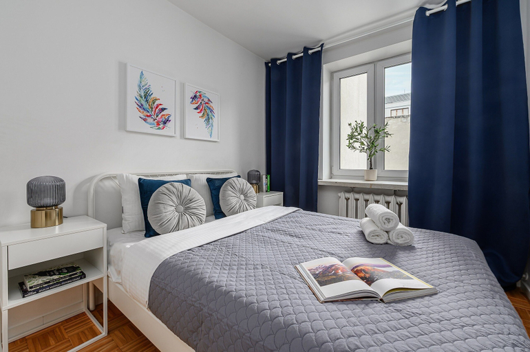 Room 3, Cozy Apartment with balcony near Museum, Warsaw
