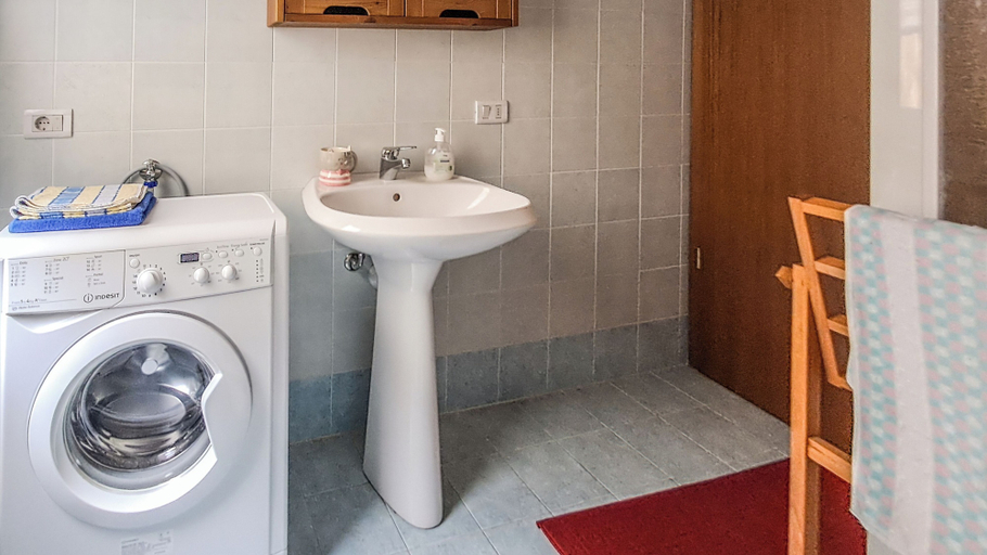 Bathroom 3, Casa Loca Colere, Bergamo