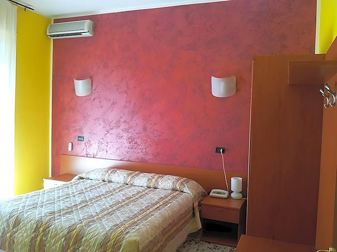 Bedroom 3, Frejus, Torino