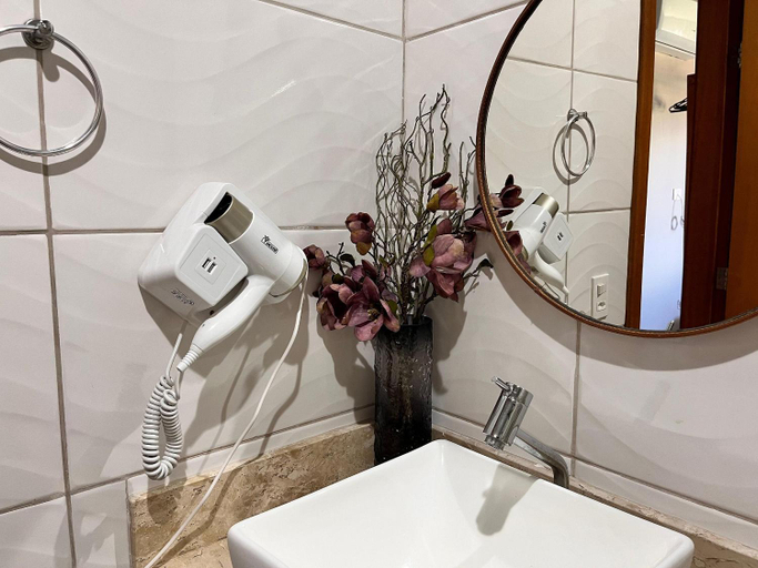 Bathroom 3, Ferias em Taperapua | Piscina | Excelente Localizacao, Porto Seguro