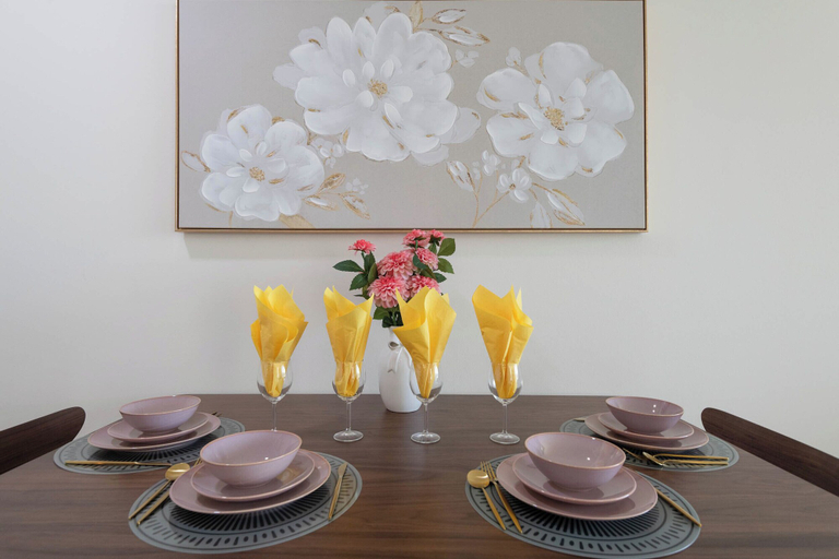 Dining 3, 1BR Universal Studios Pool Gym Parking, Los Angeles