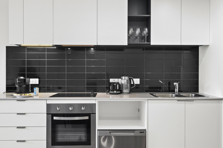 Kitchen, Modern 1 Bed Apartment with City Views, Melbourne