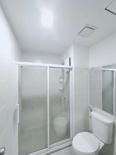 Bathroom 2, Xavi's Condo Rental, Bacolod City