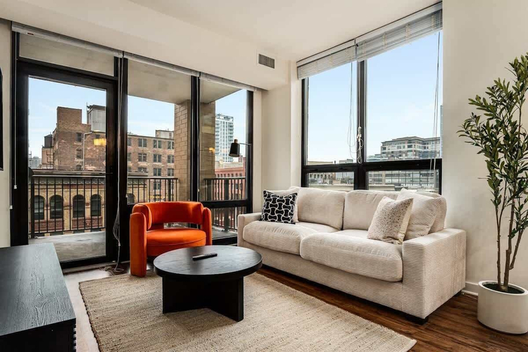 Living area 5, Boulevard Stays - River North, Cook