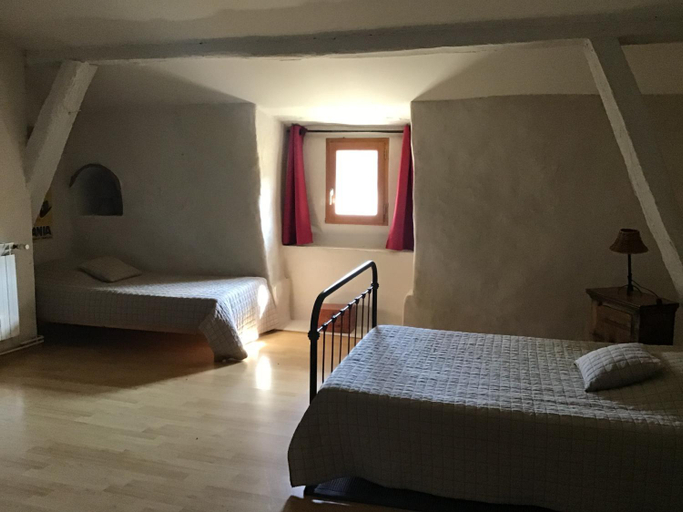 Bedroom 2, Abbaye de Capservy, Aude