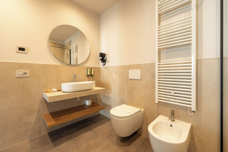 Bathroom 5, Spa Hotel Splendid Sole, Brescia