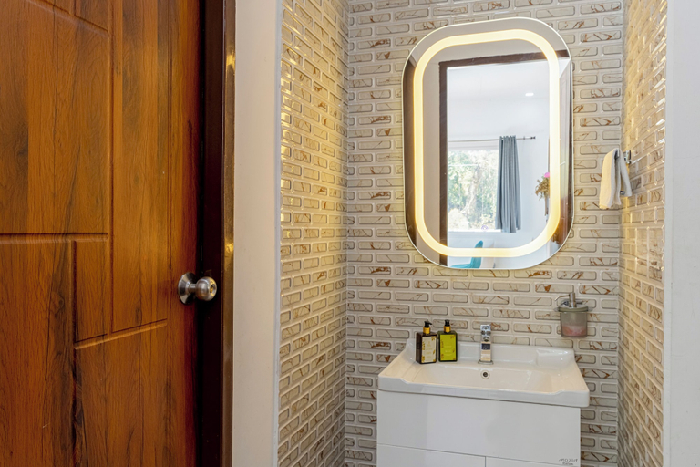 Bathroom 5, Alaya Stays Baramasa 3 BHK Hill Retreat, Dehradun