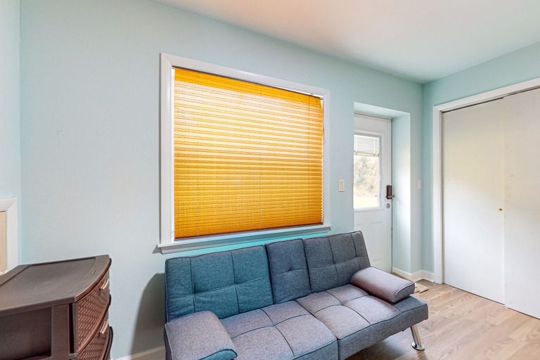 Interior 3, Riverfront Home With Internet, Washer and Dryer, and Perfect for Kayaking, Highlands