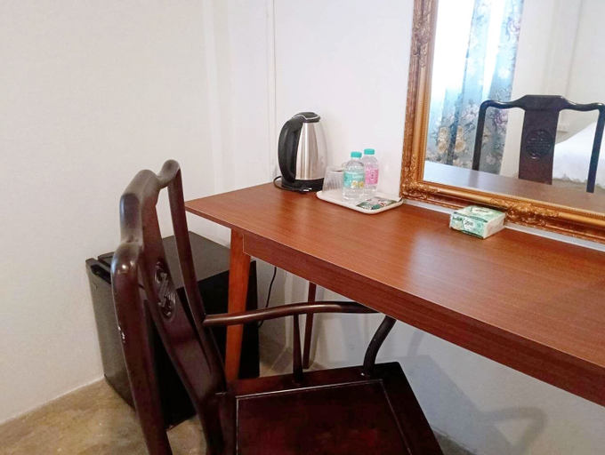 Others 5, Mitr Inn Yaowarat, Samphantawong